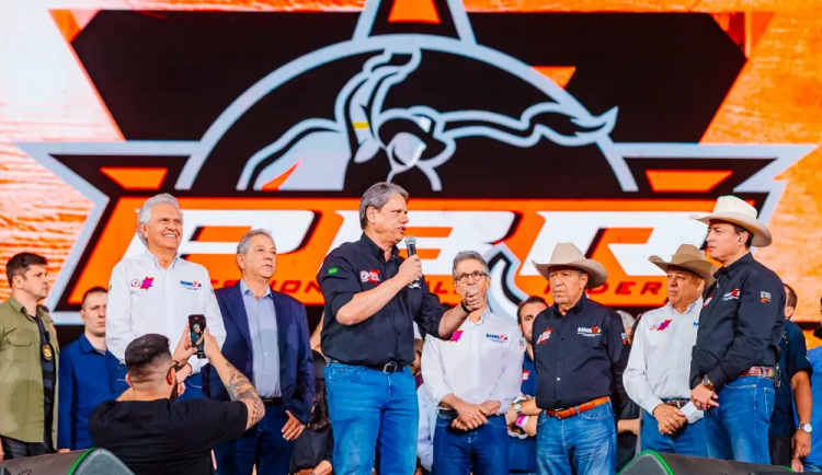 Governadores da direita se reúnem em Barretos e Tarcísio defende Bolsonaro