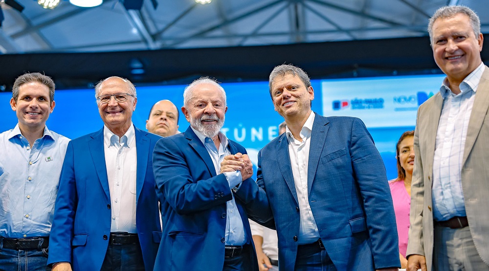 Lula sobe o tom contra Tarcísio de Freitas e diz que governador ‘não é nada’ sem Bolsonaro